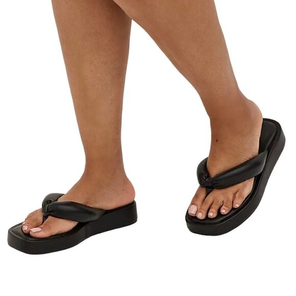 Torrid Womens NWT Faux Leather Black Y2K Chunky Padded Platform Sandals Size 9.5 - Picture 1 of 8